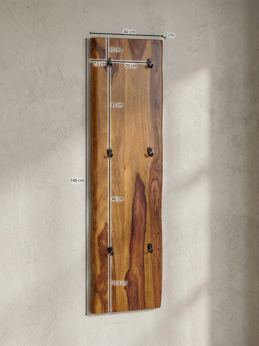 Wandgarderobe mit exakten Maßen: Höhe 140 cm, Breite 40 cm, Tiefe 7 cm. Technische Zeichnung zur Planung des Platzbedarfs im Eingangsbereich._