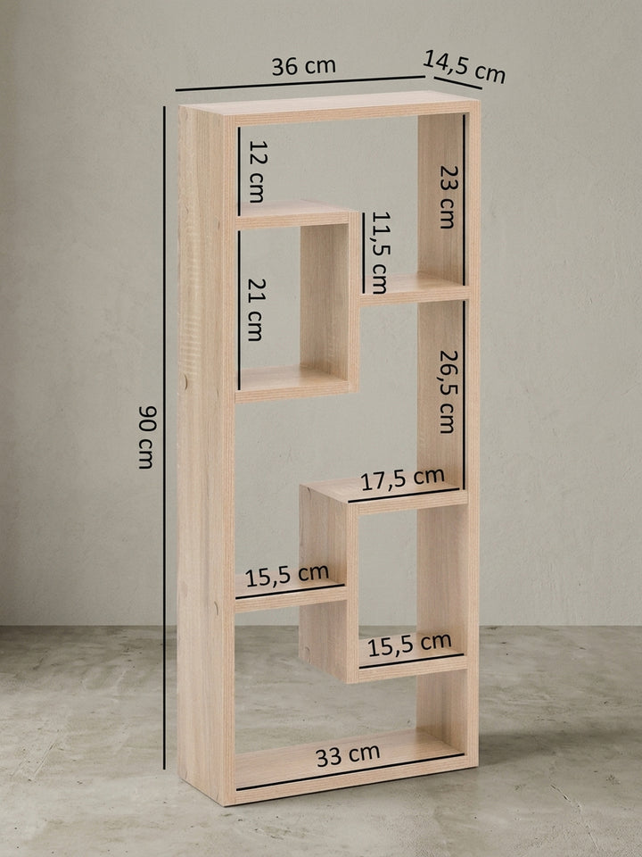 Detailansicht der Fachaufteilung im Hängeregal. Die stabilen 16 mm starken Regalböden des Holzregals sind versetzt angeordnet und tragen sicher Bücher und Wohnaccessoires._