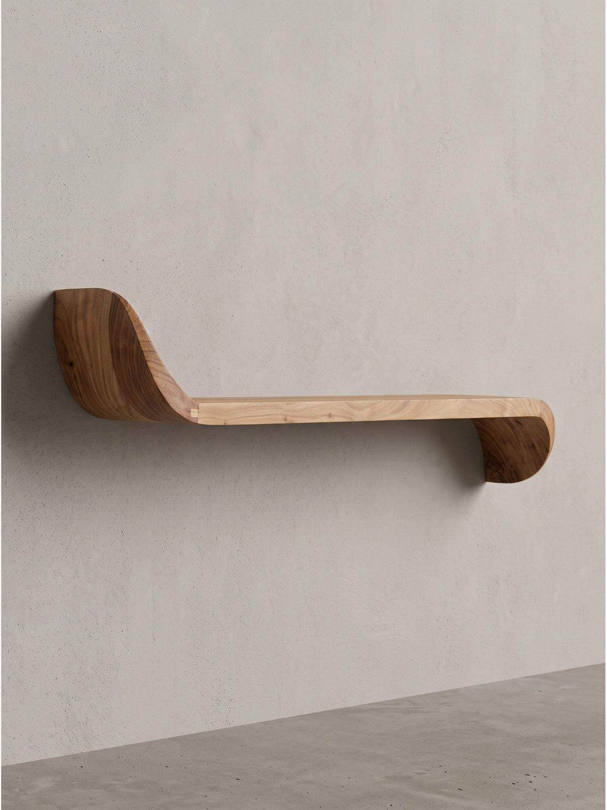 Seitenprofil des eleganten 80cm langen Regals aus Echtholz mit dem markanten 36cm hohen Schwung auf der linken Seite_