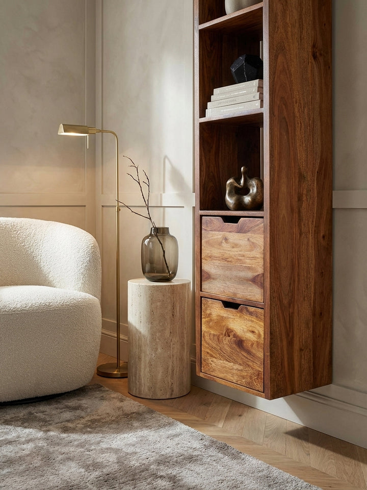 Wandregal Sheesham Massivholz natur Nahaufnahme ausdrucksstarke Sheesham-Maserung mit dunklen Kontrastlinien und warmem Holzton mit Schublade Qualität Möbel Bibliothek / Lesezimmer Wohnen_