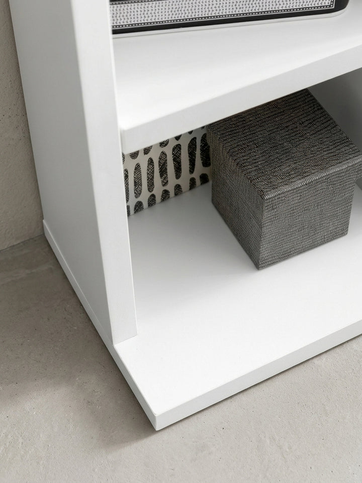 Technische Zeichnung des freistehenden Nischenregals in Weiß mit exakten Abmessungen: Höhe 91 cm, Breite 21 cm, Tiefe 25,5 cm für optimale Raumplanung._