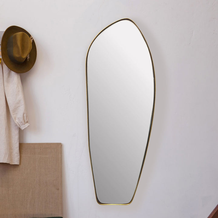 Wandspiegel Asymmetrisch 33x90 cm Metall Design Hängespiegel Gold - Eisen Dekospiegel Unförmig mit Rahmen - Spiegel Wand Groß - Flurspiegel Länglich - Garderobenspiegel Modern_