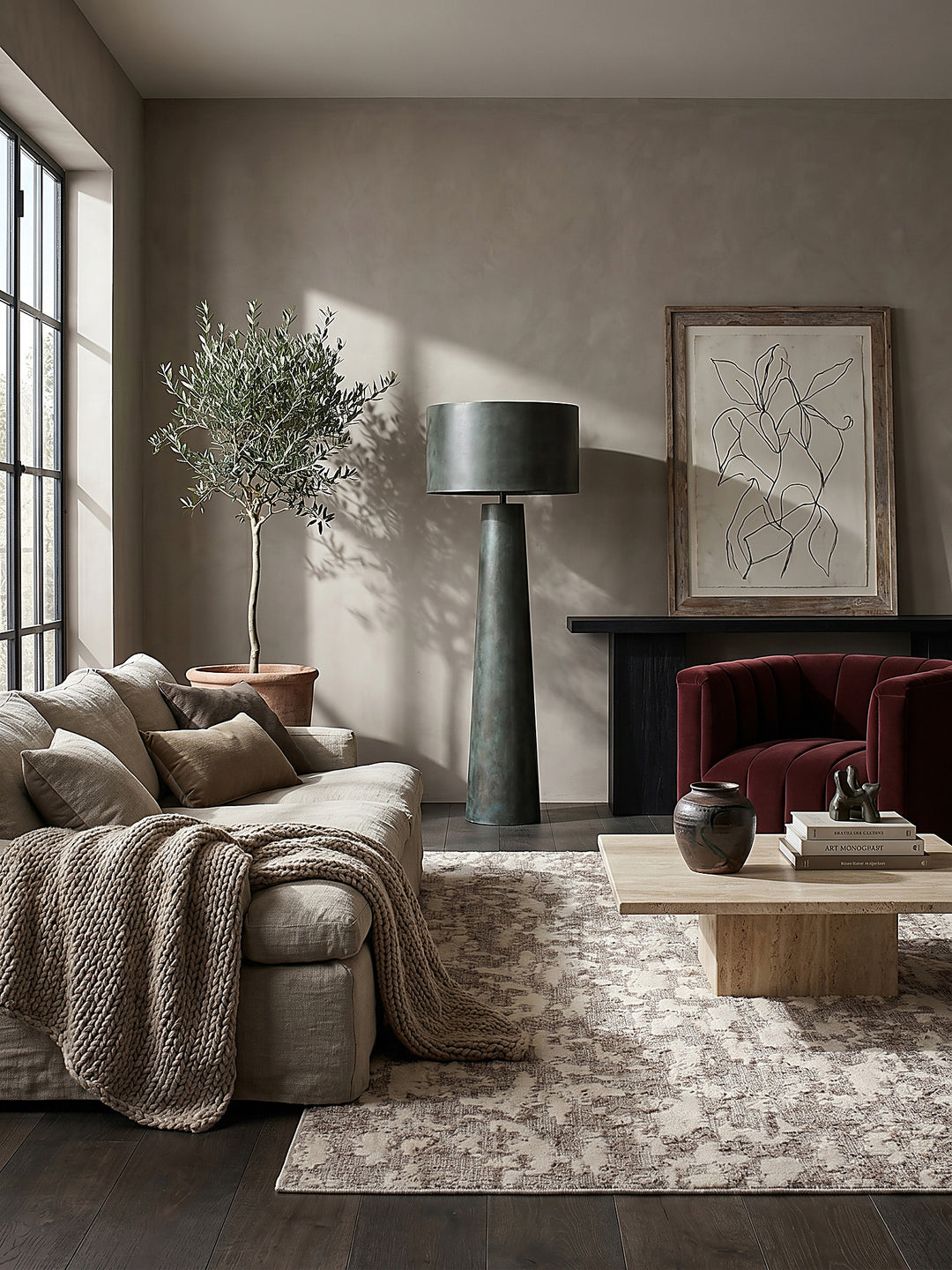 Teppich Beige rechteckig im Wohnzimmer mit Couchtisch und Wohnaccessoires Wohnidee skandinavisch modern_