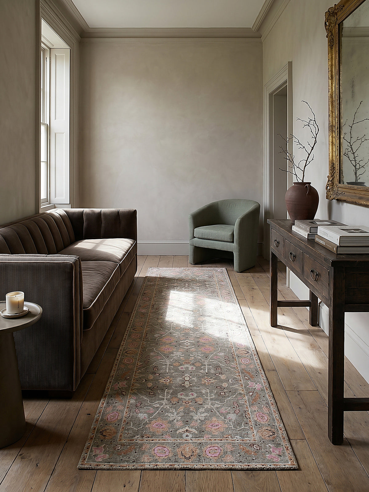 Teppich Multicolor-Rosa Läufer im Wohnzimmer mit Couchtisch und Wohnaccessoires Wohnidee skandinavisch modern_