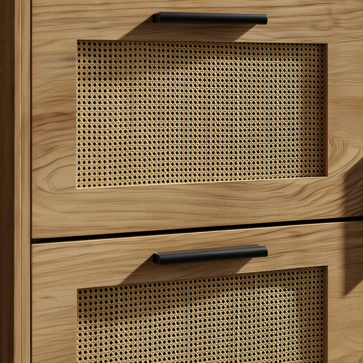 Rattan-Front mit Holzrahmen in Eiche-Optik – eleganter Waschbeckenunterschrank für kleine Badezimmer_