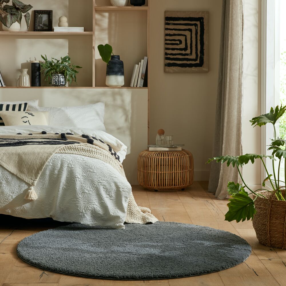 Teppich GIPPING Hochflor Grau rund im Schlafzimmer Wohnidee flauschig waschbar