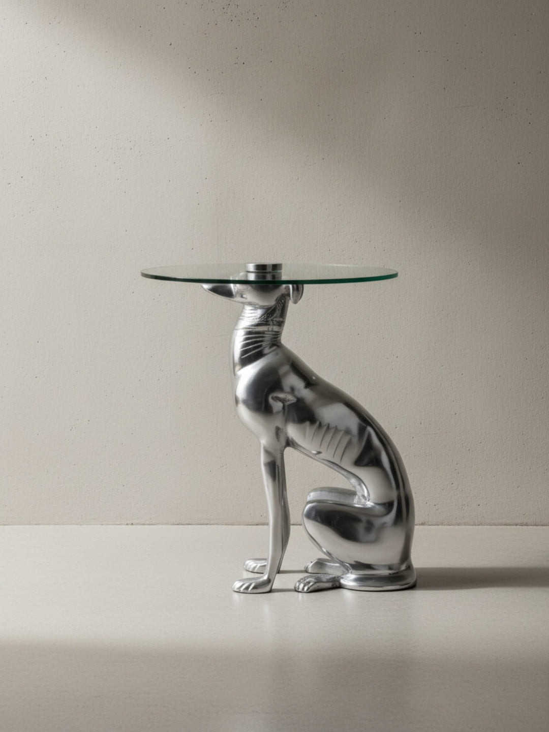 Windhund Skulptur Deko Beistelltisch_ Aluminium/Glas - Handgefertigt_ Einzigartig - KADIMA DESIGN_Größe_ 40x40x50 cm_