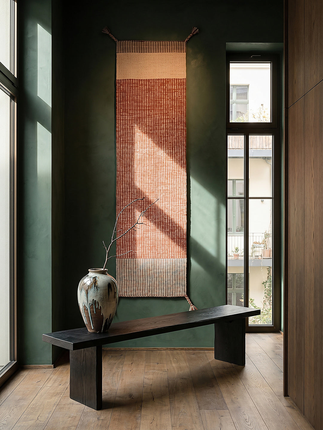 Teppich Rot Läufer als Wandteppich Wanddekoration Textilkunst Interior Design_