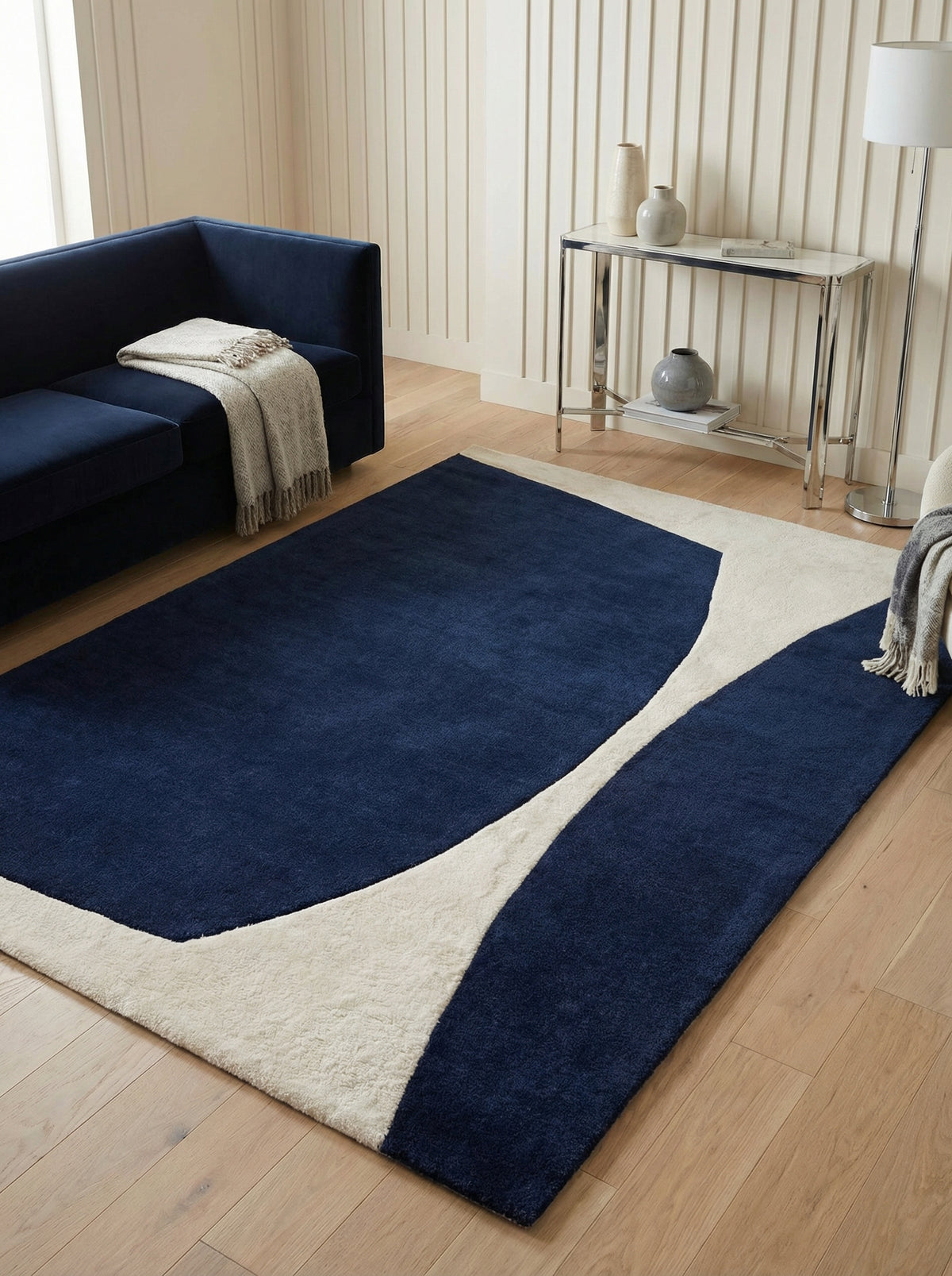 Woll-Viskose Teppich mit Kontrast Abstraktem Muster Dunkelblau und Beige Hoch-Tief-Struktur Handgetuftet Latexrücken - HULL-Tickton