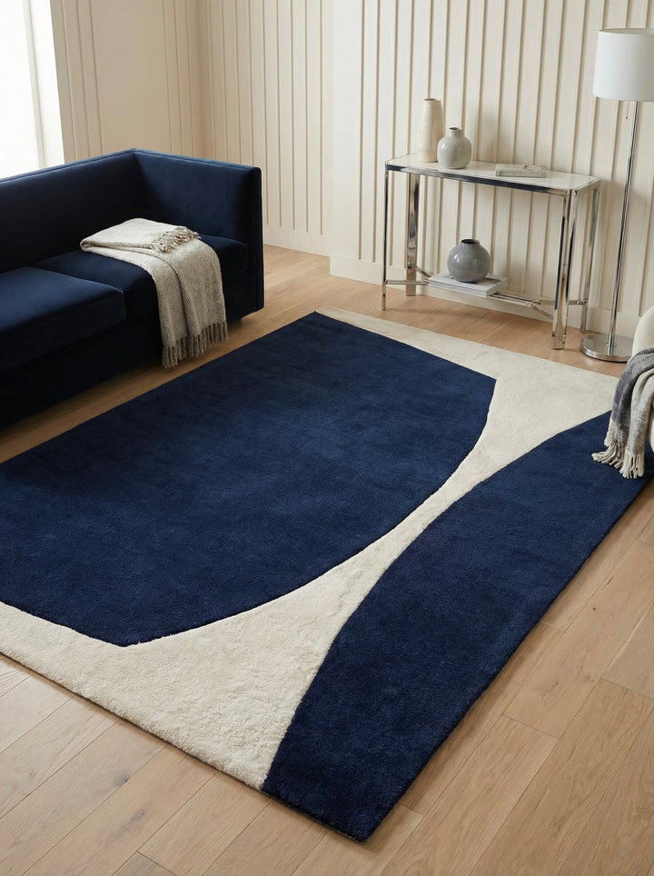 Woll-Viskose Teppich mit Kontrast Abstraktem Muster_Dunkelblau und Beige_Hoch-Tief-Struktur_Handgetuftet_Latexrücken - HULL-Tickton_