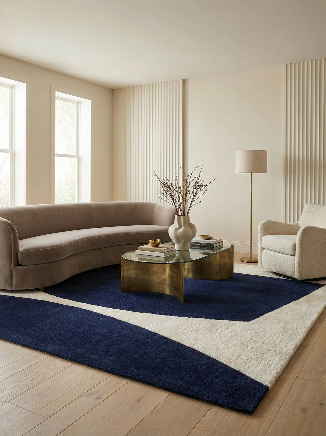 Woll-Viskose Teppich mit Kontrast Abstraktem Muster_Dunkelblau und Beige_Hoch-Tief-Struktur_Handgetuftet_Latexrücken - HULL-Tickton_
