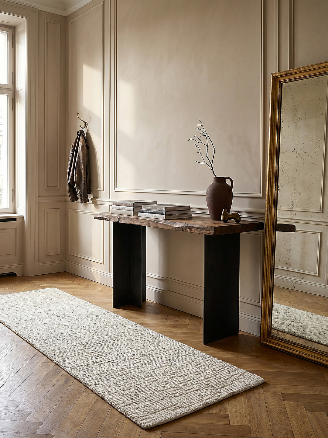 Teppich Creme Läufer im Wohnzimmer mit Couchtisch und Wohnaccessoires Wohnidee skandinavisch modern_