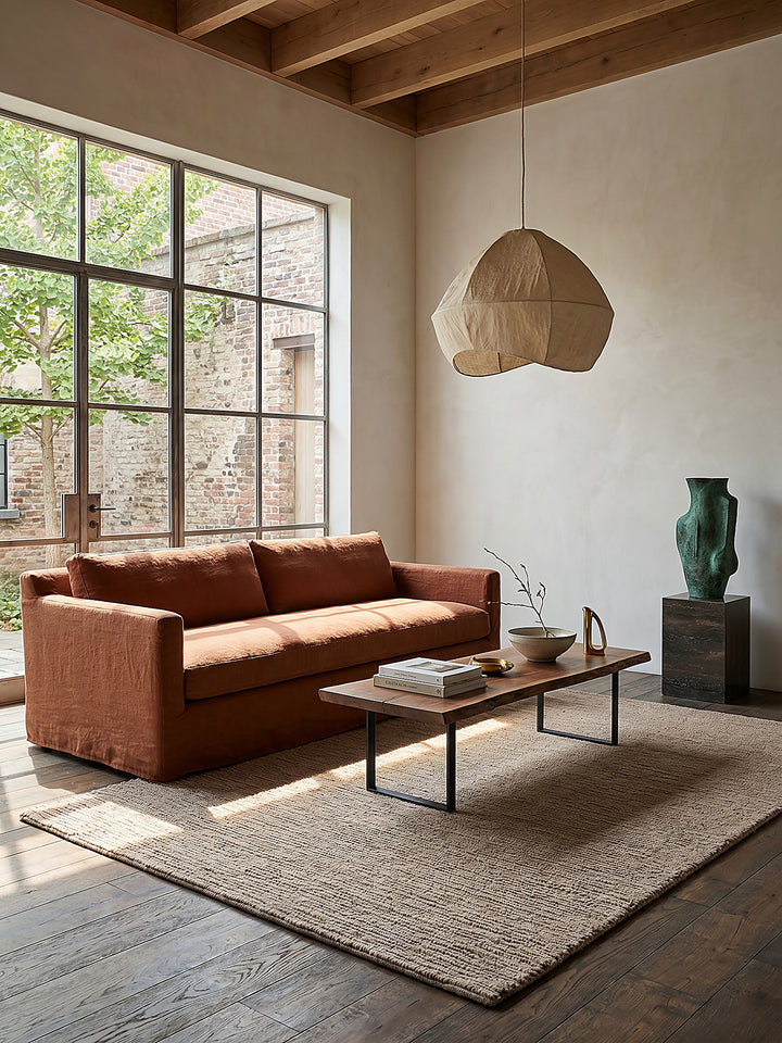 Teppich Natur rechteckig im Wohnzimmer mit Couchtisch und Wohnaccessoires Wohnidee skandinavisch modern_