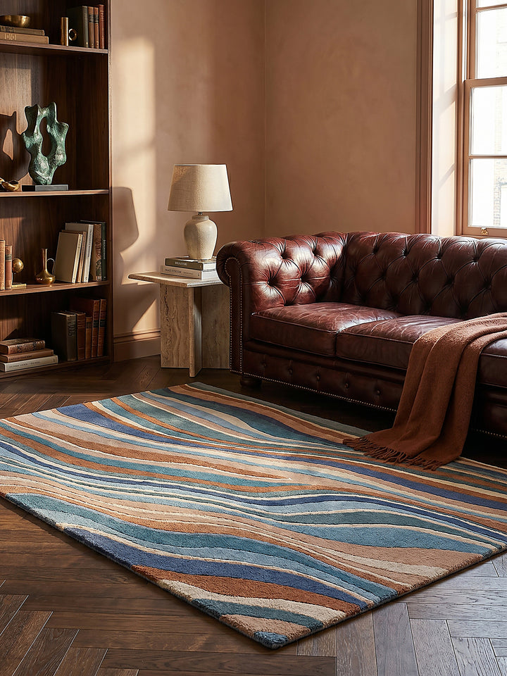 Teppich Multicolor-Blau rechteckig im Wohnzimmer mit Couchtisch und Wohnaccessoires Wohnidee skandinavisch modern_