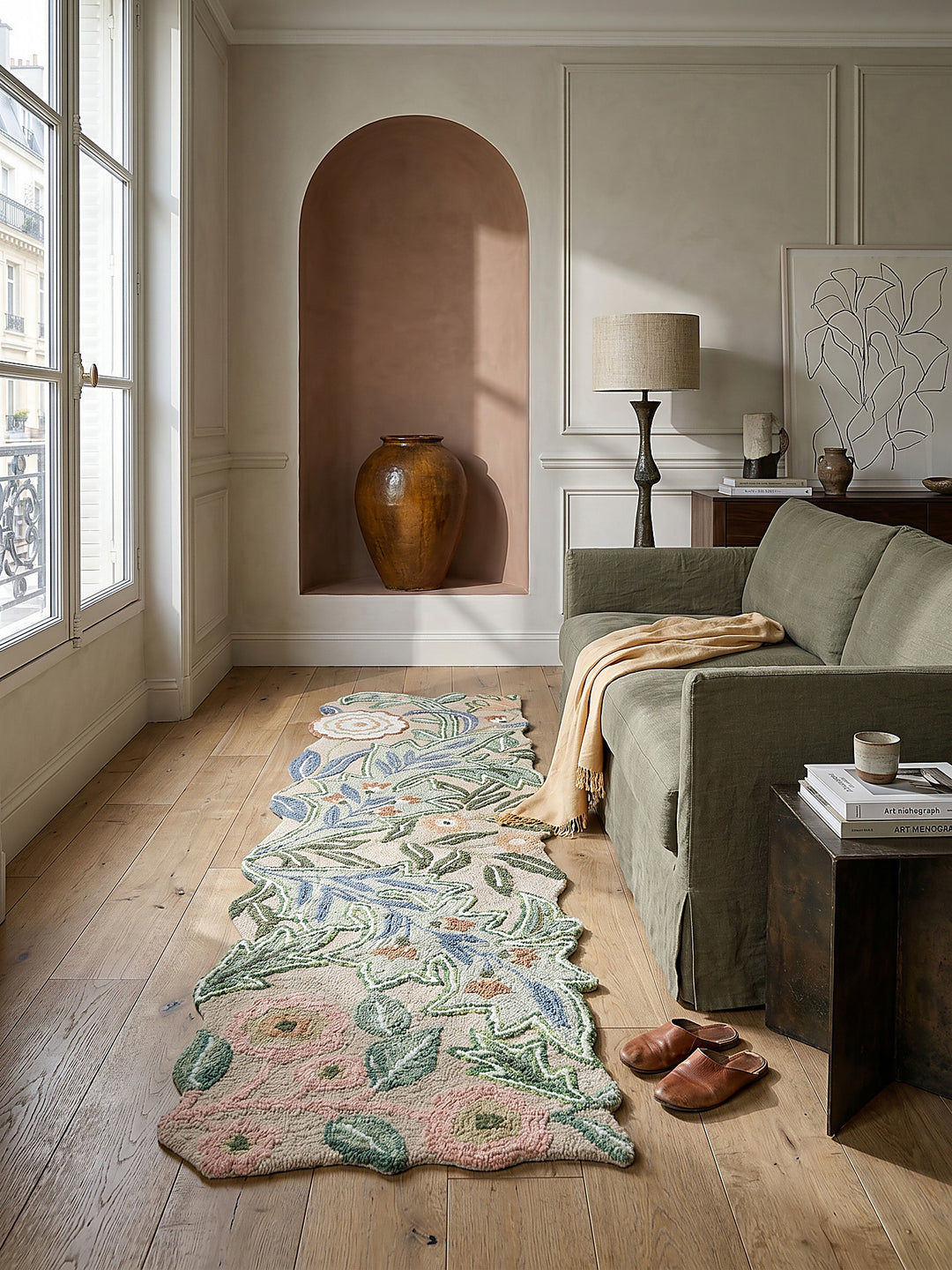Teppich Grün Läufer im Wohnzimmer mit Couchtisch und Wohnaccessoires Wohnidee skandinavisch modern_