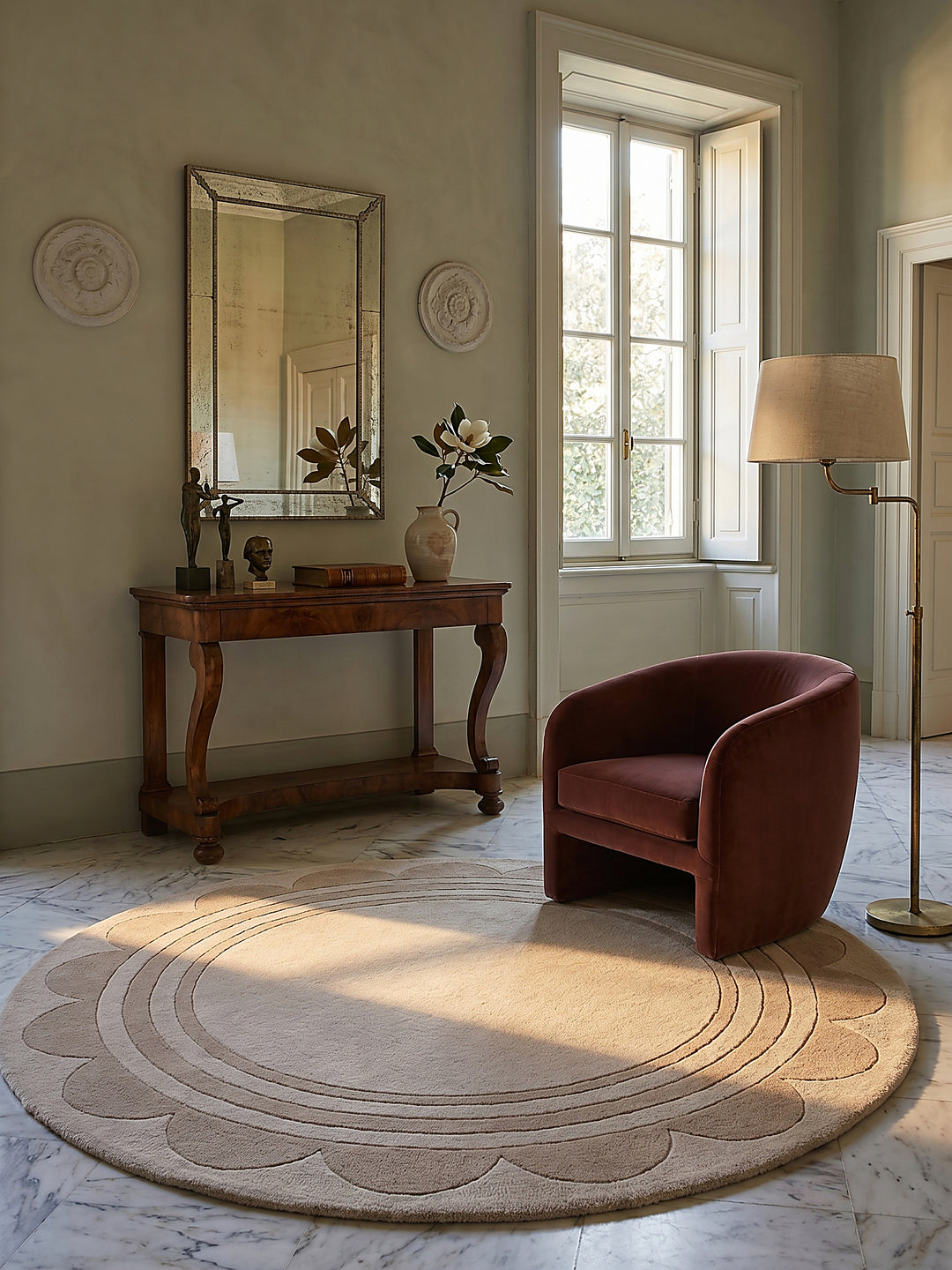 Teppich Beige rund im Wohnzimmer mit Couchtisch und Wohnaccessoires Wohnidee skandinavisch modern_