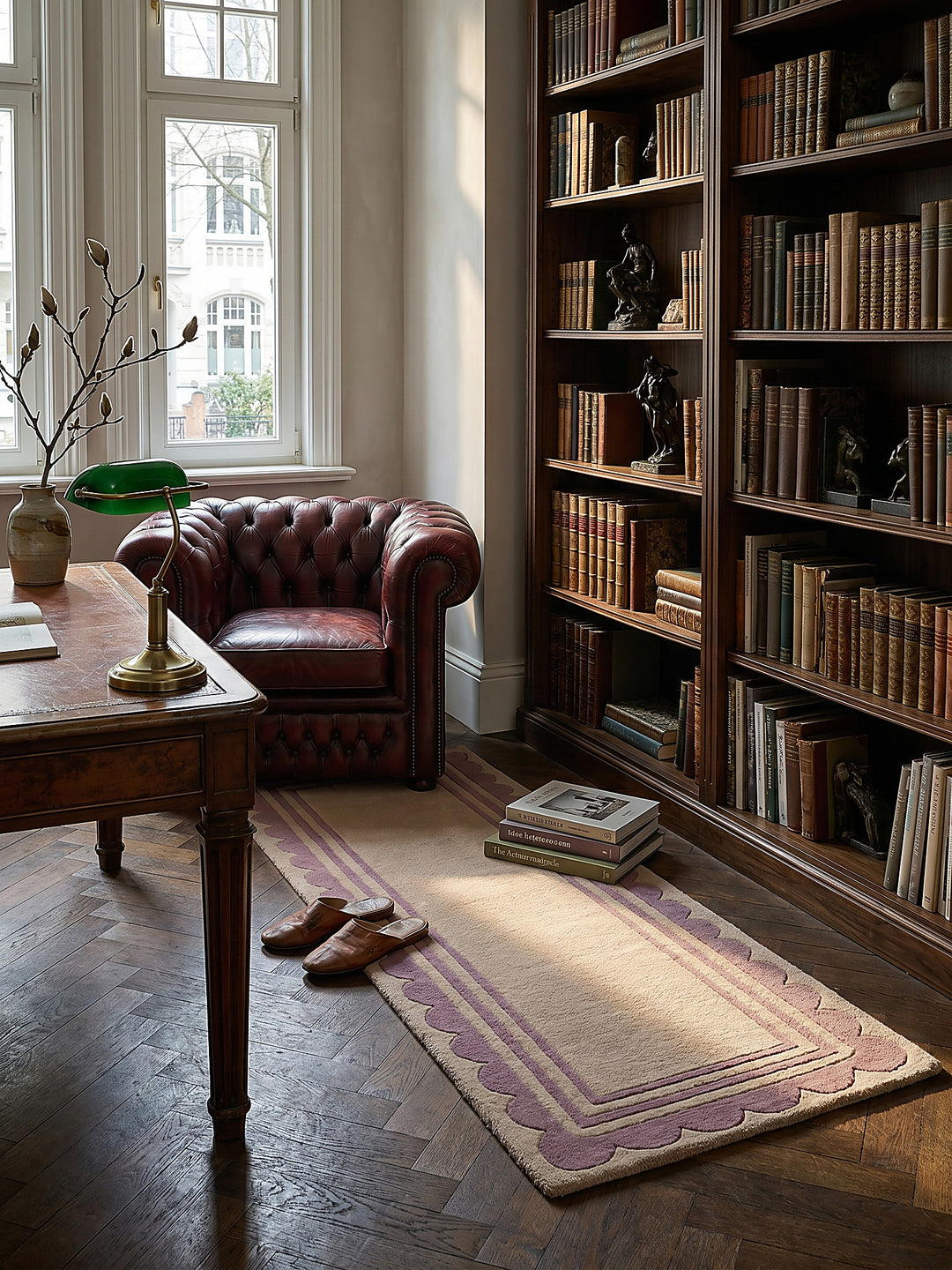 Teppich Lila-Beige Läufer im Wohnzimmer mit Couchtisch und Wohnaccessoires Wohnidee skandinavisch modern_