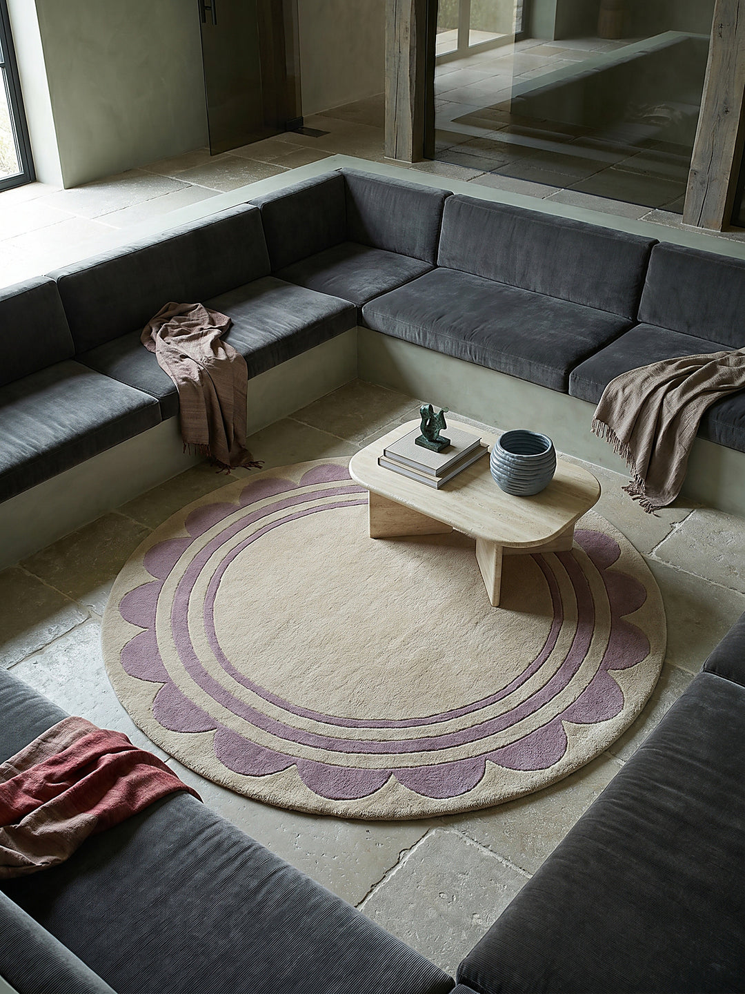 Teppich Lila-Beige rund Musteransicht von oben Designkollektion_