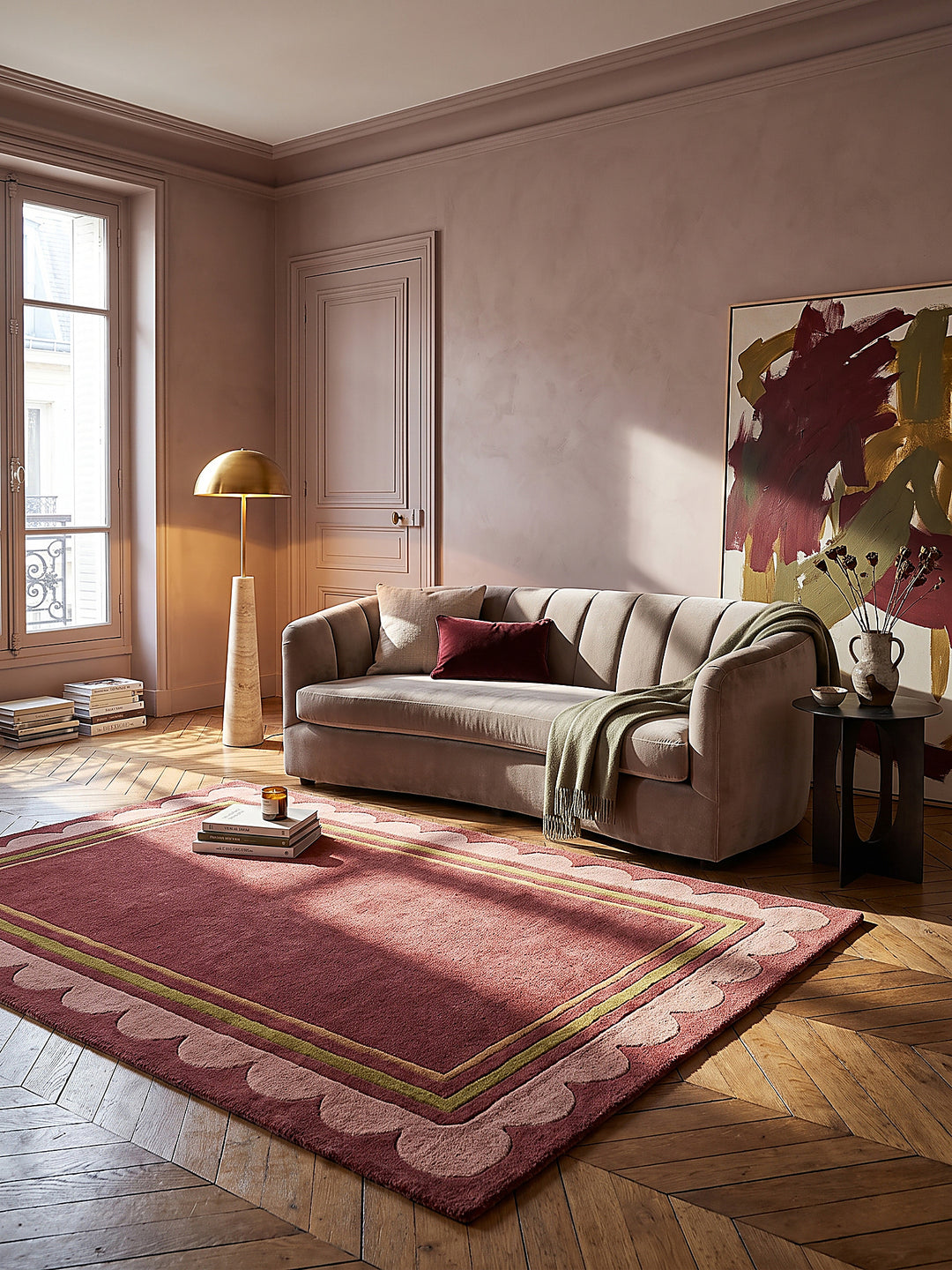 Teppich Beerenrot rechteckig im modernen Wohnzimmer_