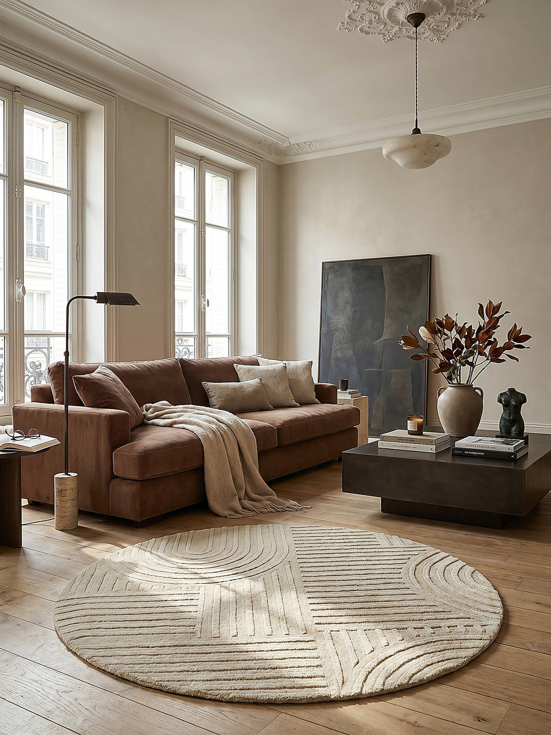 Teppich Beige rund im modernen Wohnzimmer Einrichtungsidee_