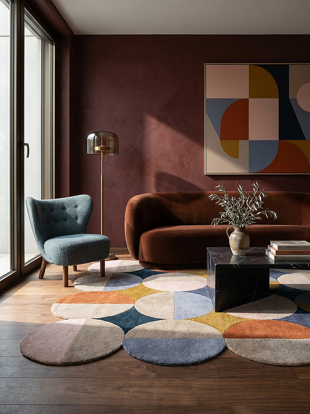 Teppich Multicolor rechteckig Editorial Interior als Designobjekt drapiert hochwertige Wohnaccessoires_