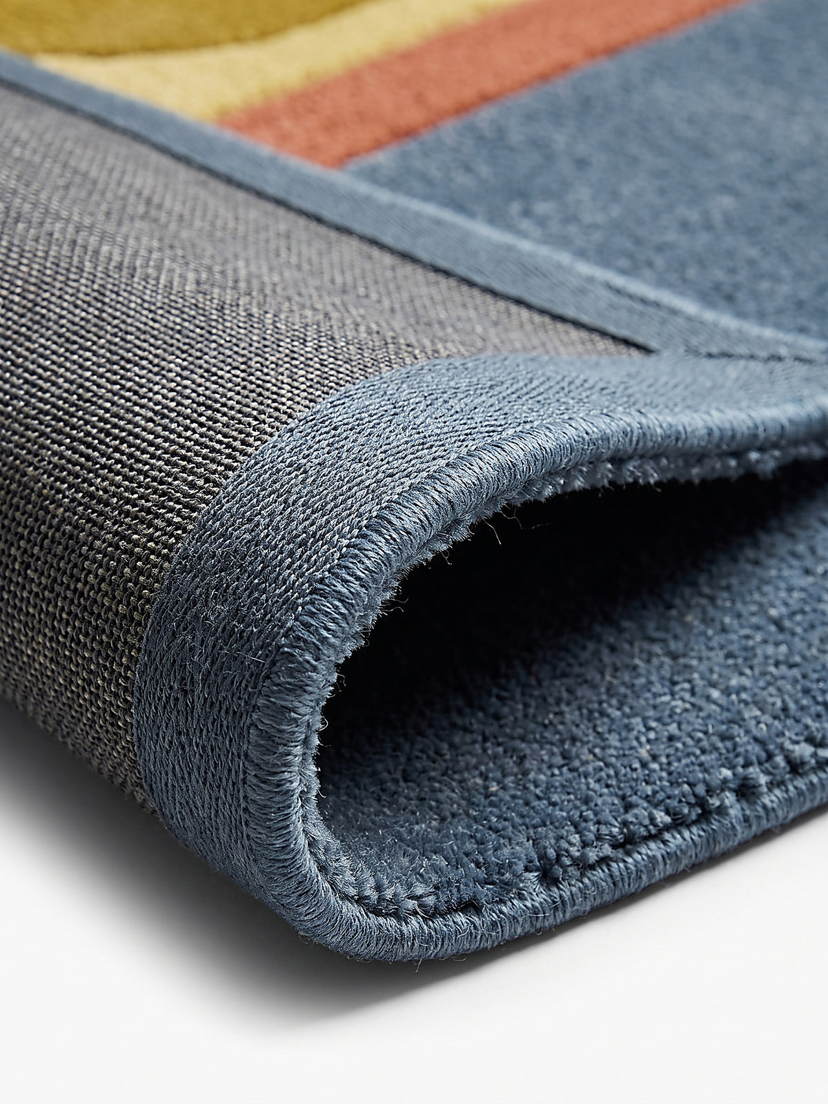 Teppich Multi Kante Verarbeitung_