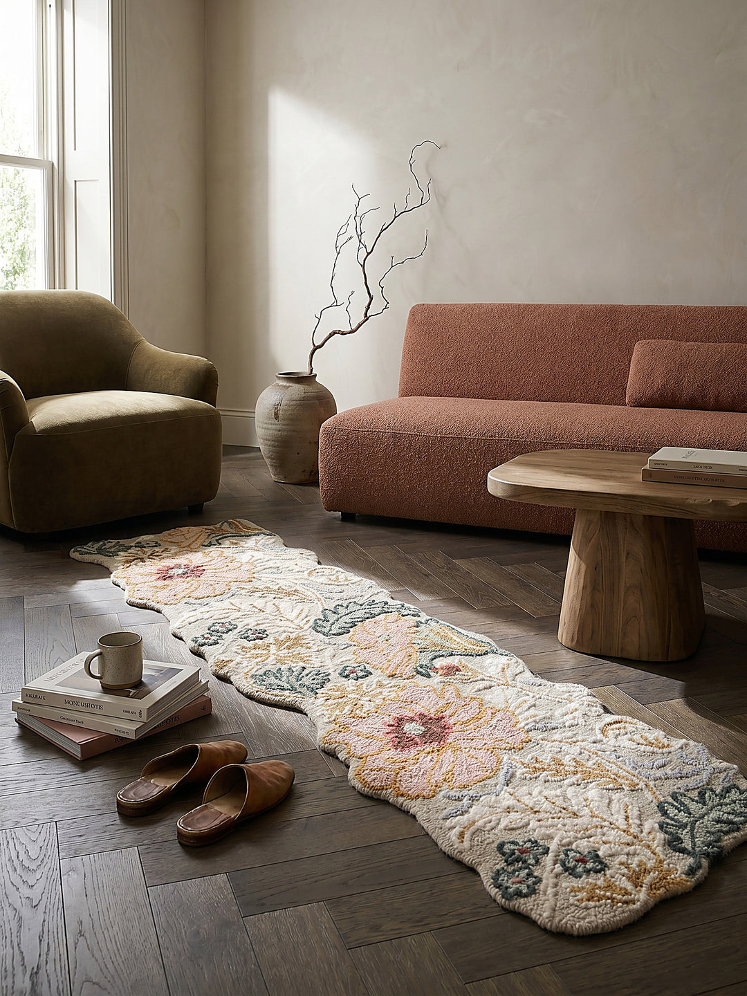 Teppich Hellrosa Läufer im Wohnzimmer mit Couchtisch und Wohnaccessoires Wohnidee skandinavisch modern_