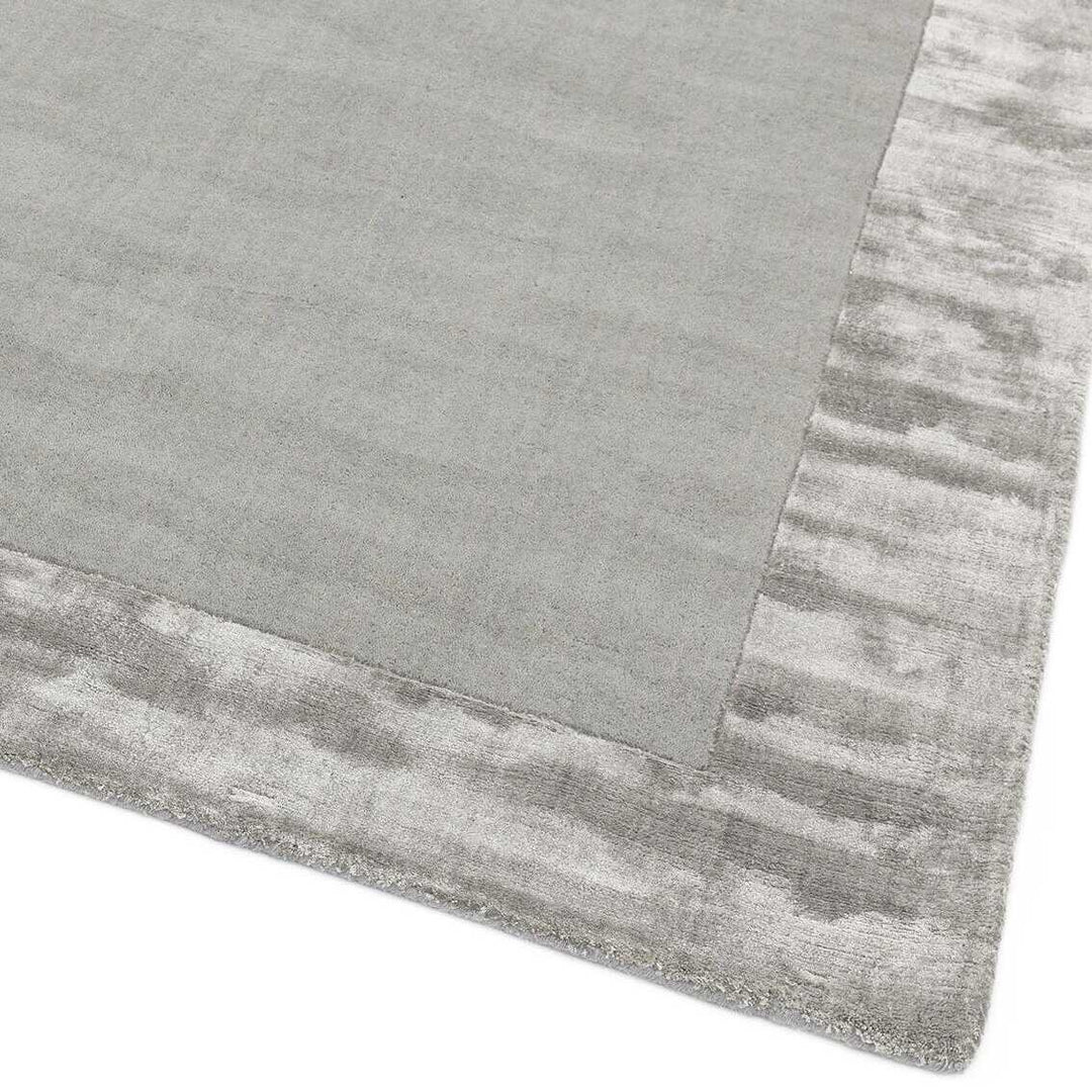 Silberner Wollteppich - Handgewebt - Viskosebordüre - Moderne Wohnraumgestaltung - Kadima Design_