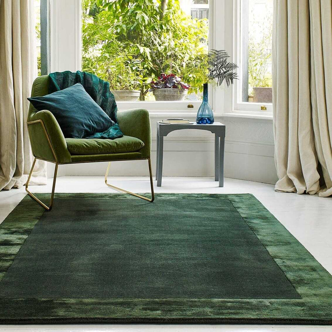 Grüner Wollteppich - Handgewebt - Viskosebordüre - Gemütliche Wohnatmosphäre - Kadima Design_