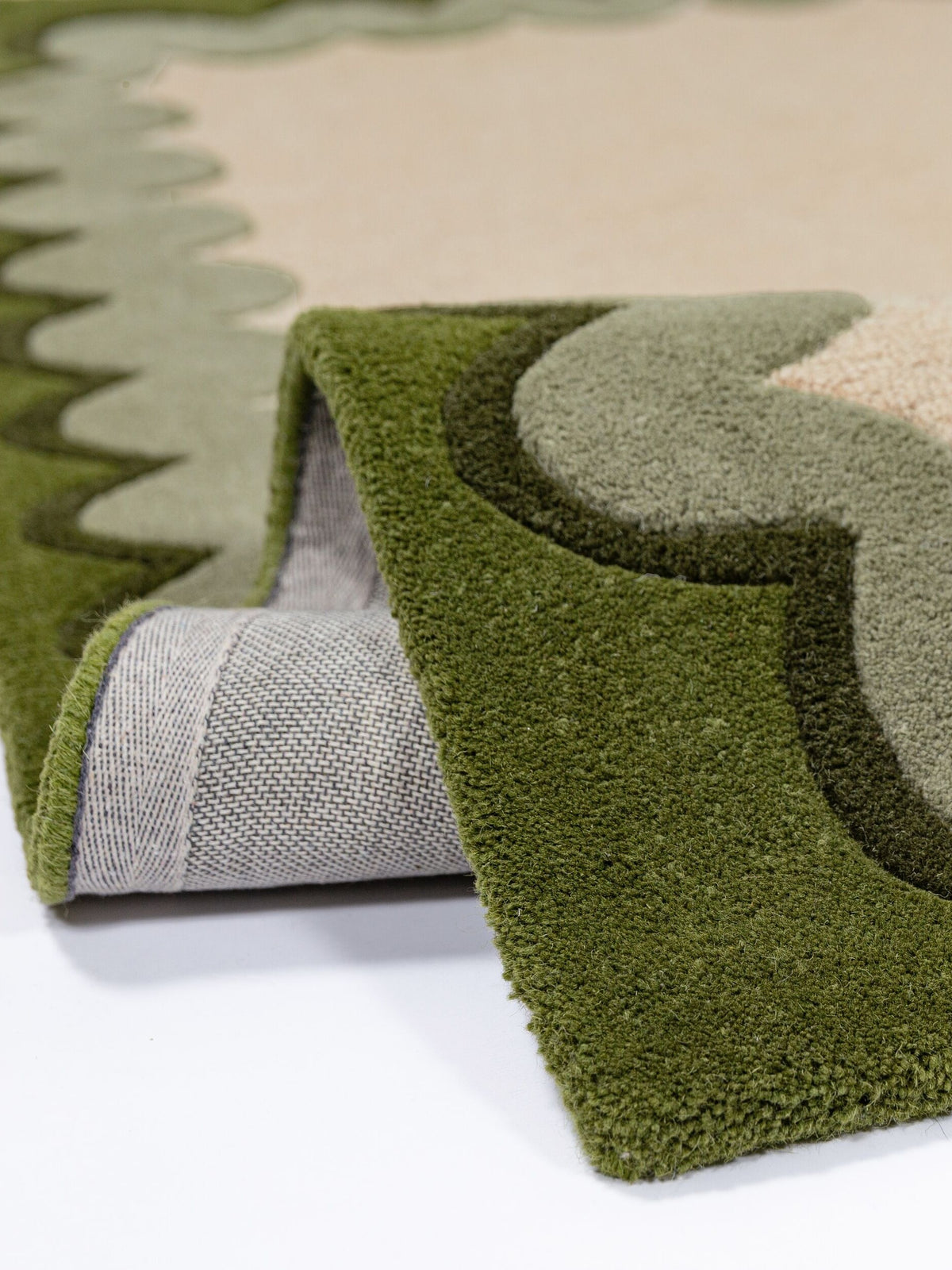 Teppich Olivgrün rechteckig WOOL Einrichtung Wohnidee Bodenbelag WAVENEY_