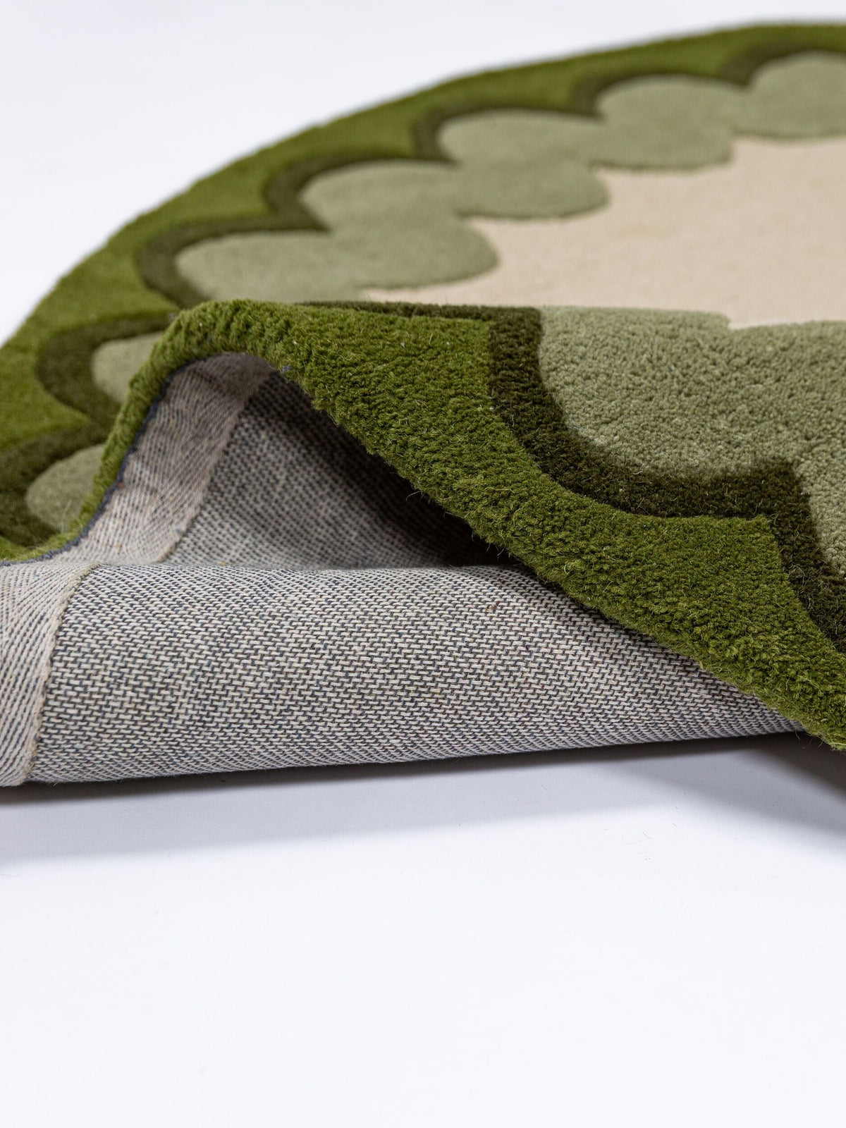 Teppich Olivgrün rund WOOL Einrichtung Wohnidee Bodenbelag WAVENEY_