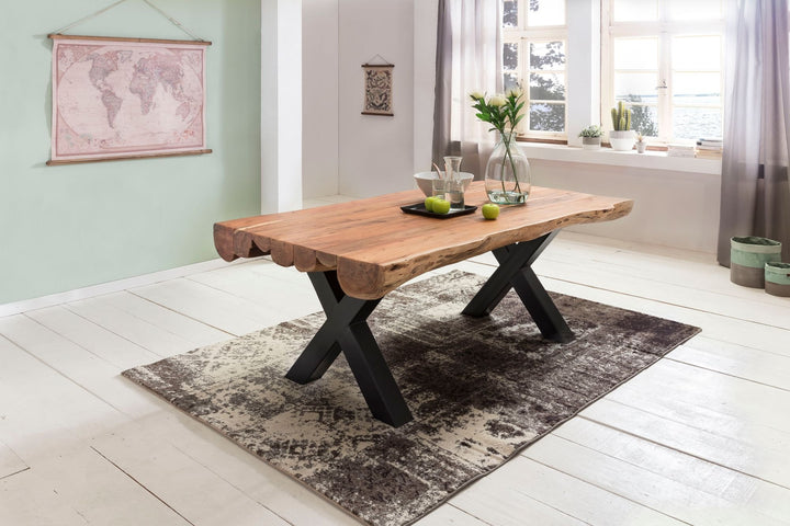 Großer Küchentisch 200 cm mit handgefertigter Massivholzplatte - charakterstarkes X-Design für moderne Wohnküchen von Kadima Design_