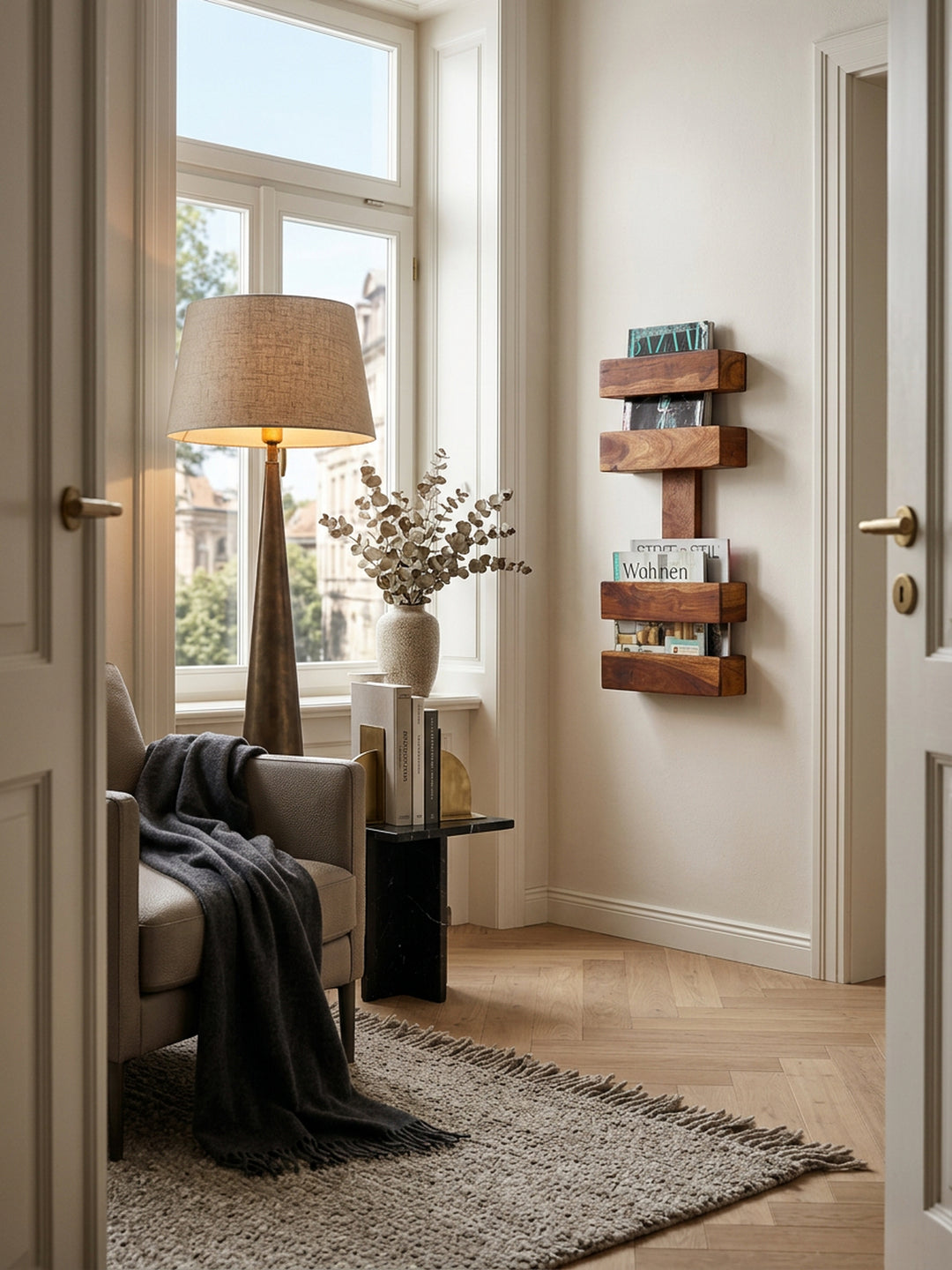 Zeitungsständer NAKO Massivholz_ Klassisch_ stilvoll_ viel Stauraum_ handgefertigt - KADIMA DESIGN_Farbe_ Braun_ Größe_ 30x10x72 cm_