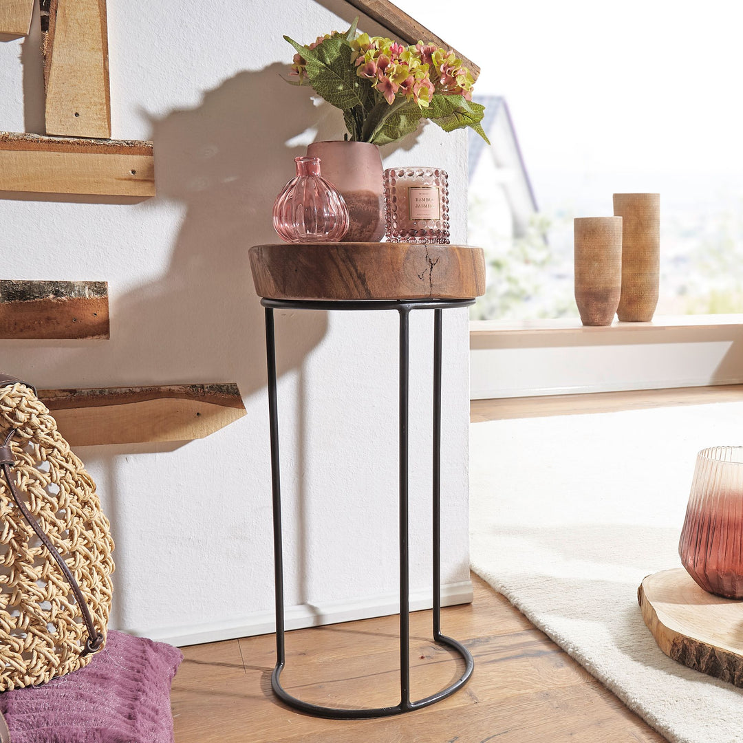 Beistelltisch INDI Massivholz_ Baumstamm-Tischplatte_ Metallgestell_ Landhausstil_ handgefertigt - KADIMA DESIGN_Farbe_ Braun_ Größe_ 28x28x55 cm_
