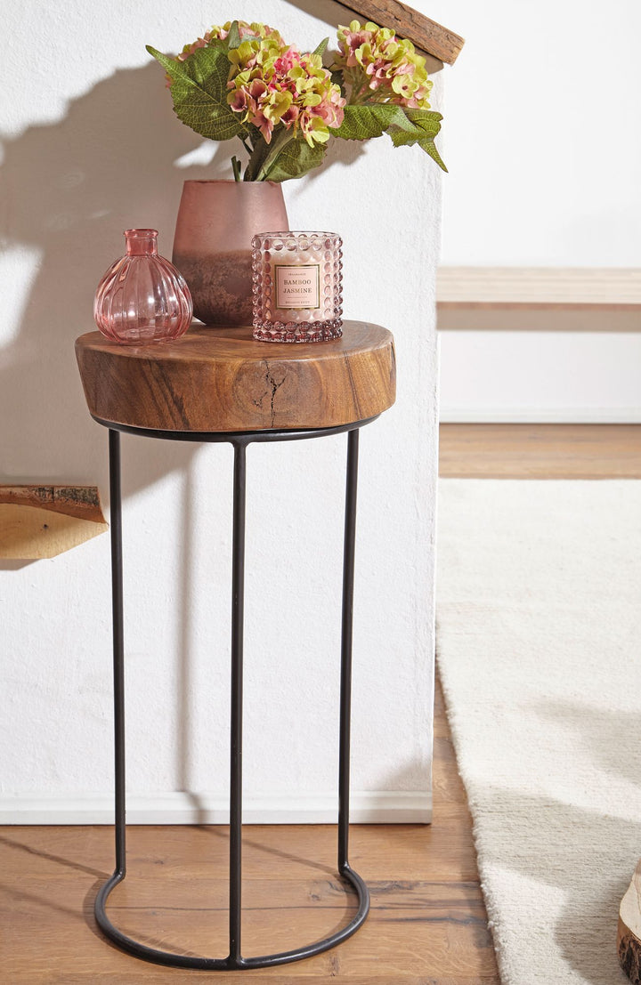Beistelltisch INDI Massivholz_ Baumstamm-Tischplatte_ Metallgestell_ Landhausstil_ handgefertigt - KADIMA DESIGN_Farbe_ Braun_ Größe_ 28x28x55 cm_