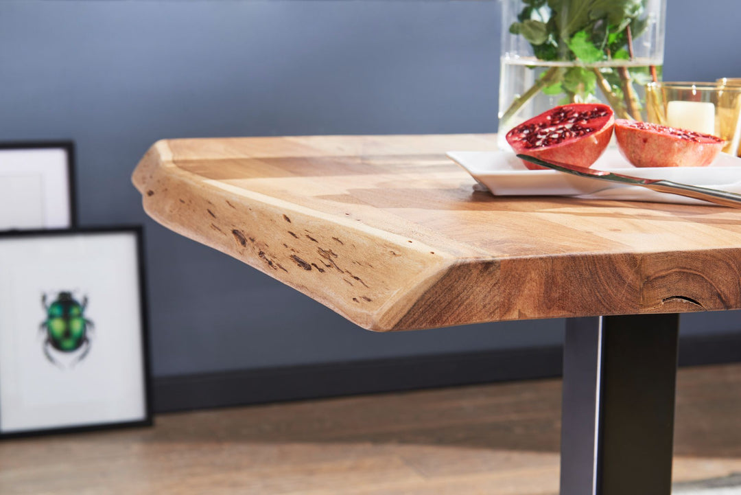 KADIMA DESIGN Massivholz-Tisch mit quadratischer Baumkante - Unikat mit Edelstahlstandfuß_Beige_#sku_BARWL5.975#