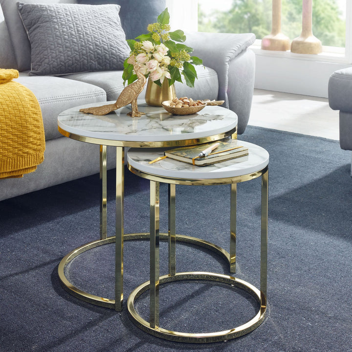 Moderne Marmor-Beistelltische_ 2er Set_ Goldene Gestelle_ 50/35 cm - KADIMA DESIGN_Farbe_ Weiß_ Größe_ 50x50x45 cm_