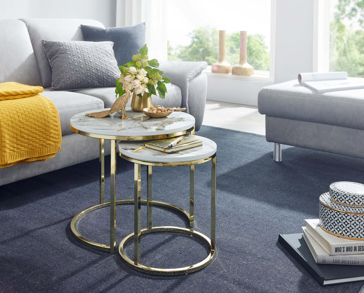 Moderne Marmor-Beistelltische_ 2er Set_ Goldene Gestelle_ 50/35 cm - KADIMA DESIGN_Farbe_ Weiß_ Größe_ 50x50x45 cm_