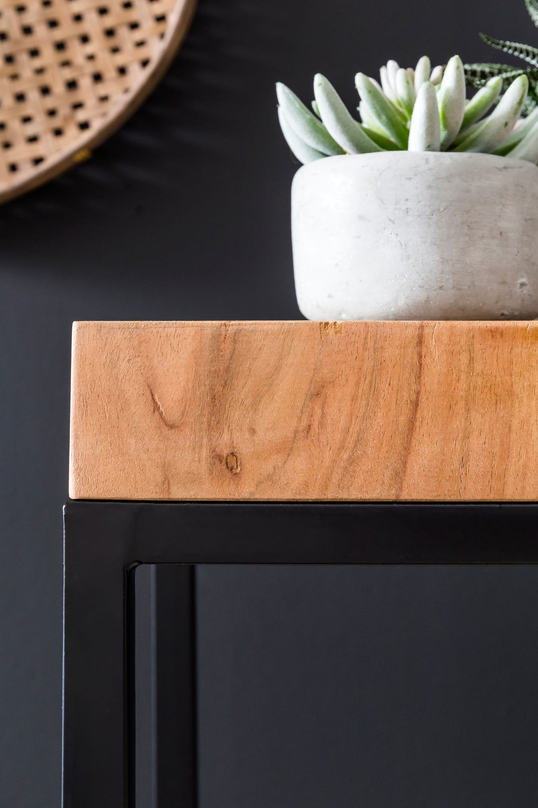 Massiver Holz-Beistelltisch_ Akazienholz und Metall_ Industriedesign_ 30x97x30 cm - KADIMA DESIGN_Größe_ 30x30x97 cm_