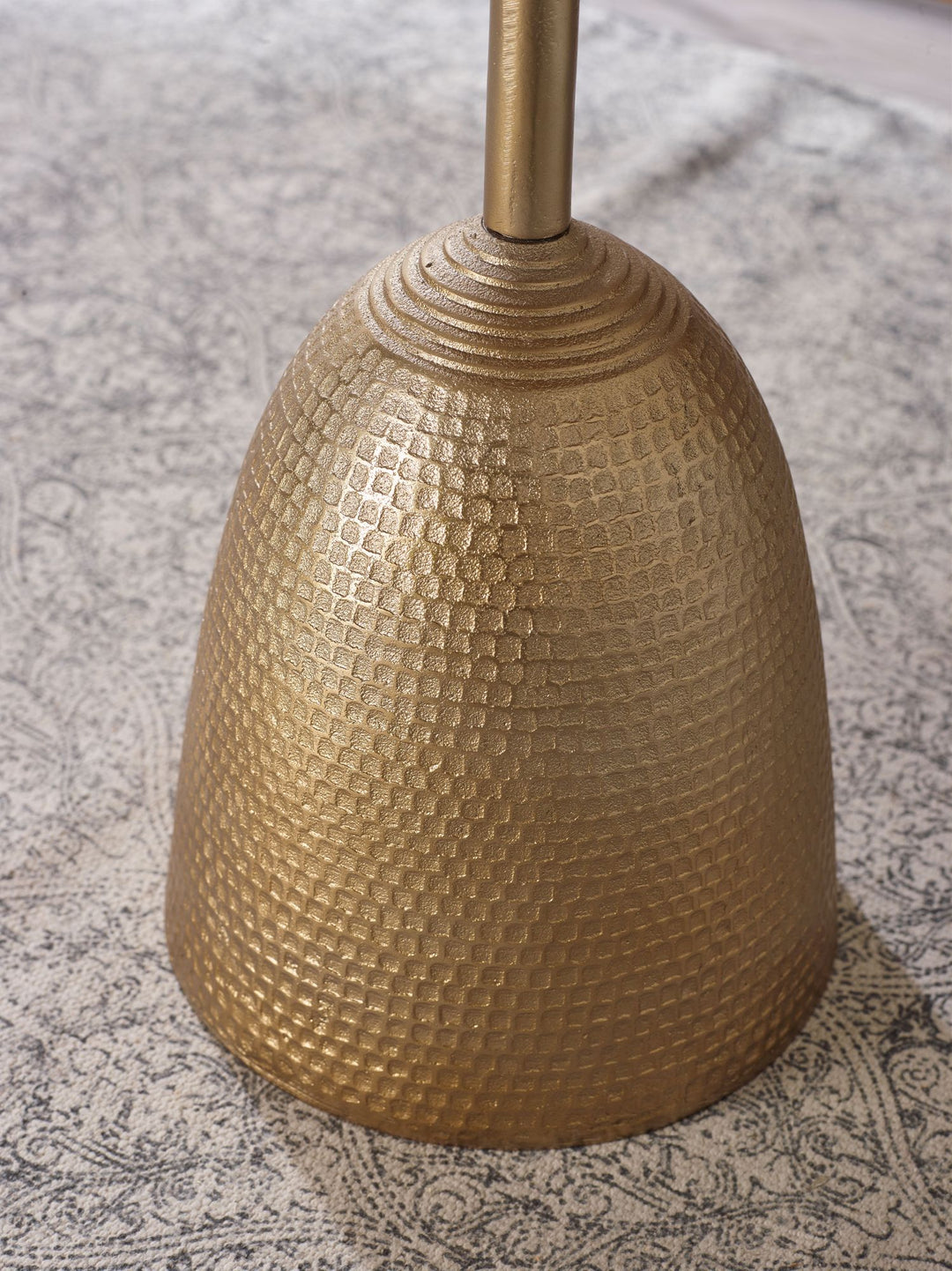 Runder Beistelltisch in Mattgold_ lackiertes Aluminium_ 33x33x53 cm - KADIMA DESIGN_Größe_ 33x33x53 cm_