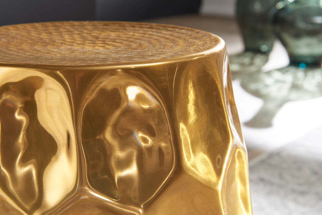 Orientalischer Beistelltisch ENNS_ Hammerschlag-Design_ Aluminium_ pflegeleicht - KADIMA DESIGN_Farbe_ Gold_ Größe_ 30x30x47 cm_#sku_BARWL5.477#
