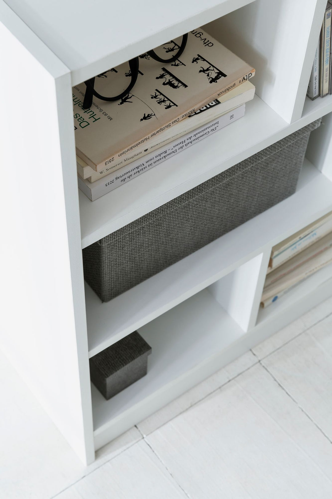 Holzbücherregal mit Melaminharz-Beschichtung und Stauraum_ Modernes Design - KADIMA DESIGN_Größe_ 80x30x69 cm_