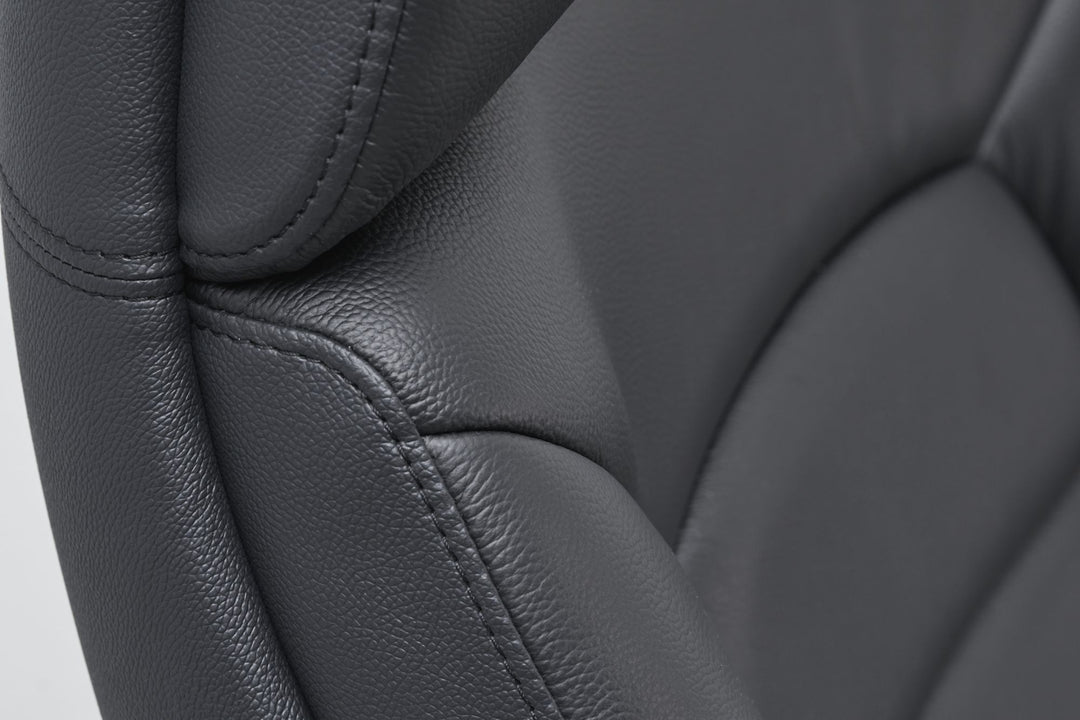 Chefsessel MIRON aus Leder_ Multiblockwippmechanik_ bis 120 kg_ in 3 Farben verfügbar - KADIMA DESIGN_Farbe_ Schwarz_ Größe_ 67x67x137 cm_