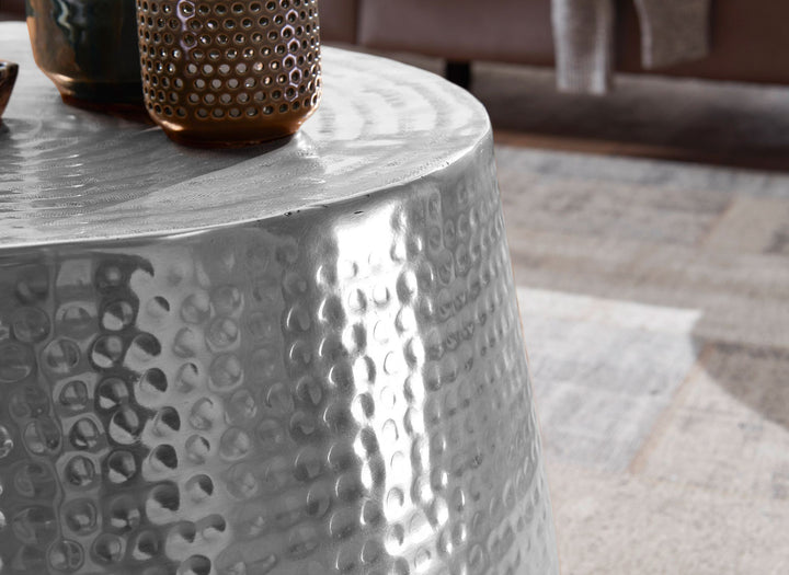 Couchtisch ENNS_ Orientalisch_ Aluminium_ Hammerschlagstruktur_ praktische Ablage - KADIMA DESIGN_Farbe_ Silber_ Größe_ 60x60x36 cm_