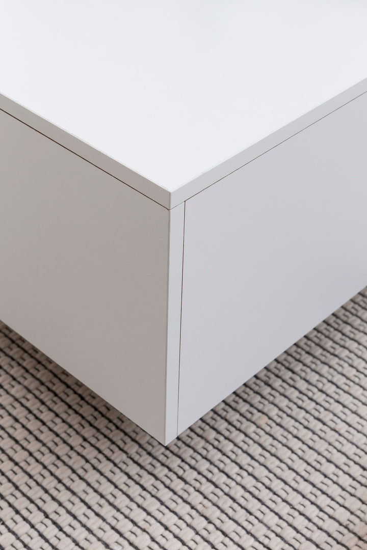 Holz Couchtisch_ Stilvoller Wohnzimmer C-Tisch im puristischen Design - KADIMA DESIGN_Größe_ 60x60x35 cm_