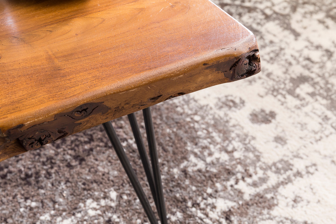 Massivholz Couchtisch mit Baumkante_ Sheesham_ Haarnadelbeine - Stilvoll &amp; Naturverbunden - KADIMA DESIGN_Größe_ 56x51x38 cm_