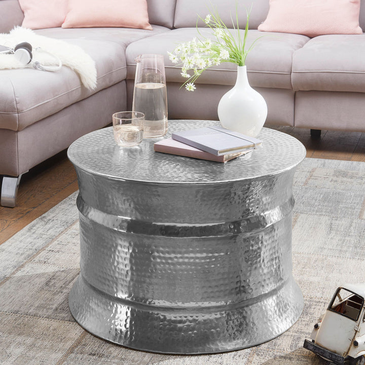 Runder orientalischer Couchtisch ENNS_ Aluminium_ Hammerschlag Look_ Handgefertigt_ Stabilität_ Langlebigkeit - KADIMA DESIGN_Farbe_ Silber_ Größe_ 62x62x41 cm_