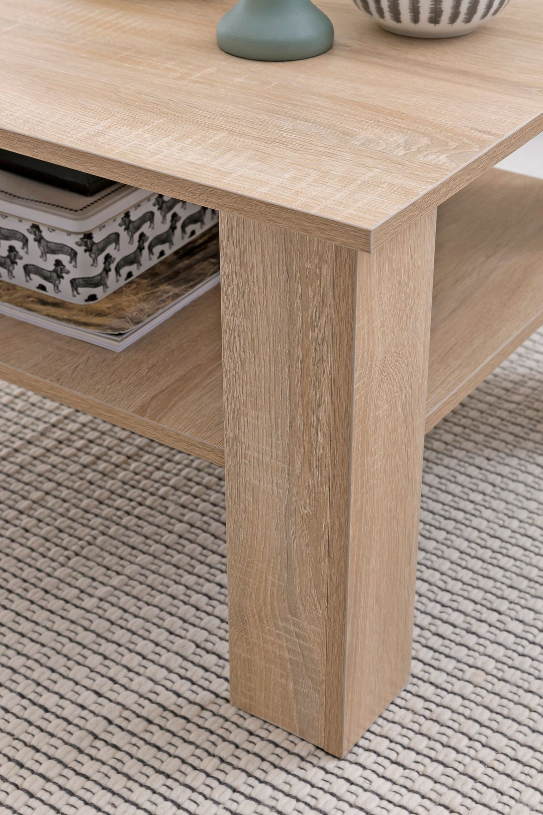 Couchtisch NIDDA Holz_ Sonoma Eiche_ Melaminharzbeschichtung_ kratzfest_ Ablagefläche_ 60 kg Belastbarkeit - KADIMA DESIGN_Farbe_ Beige_ Größe_ 60x60x42 cm_