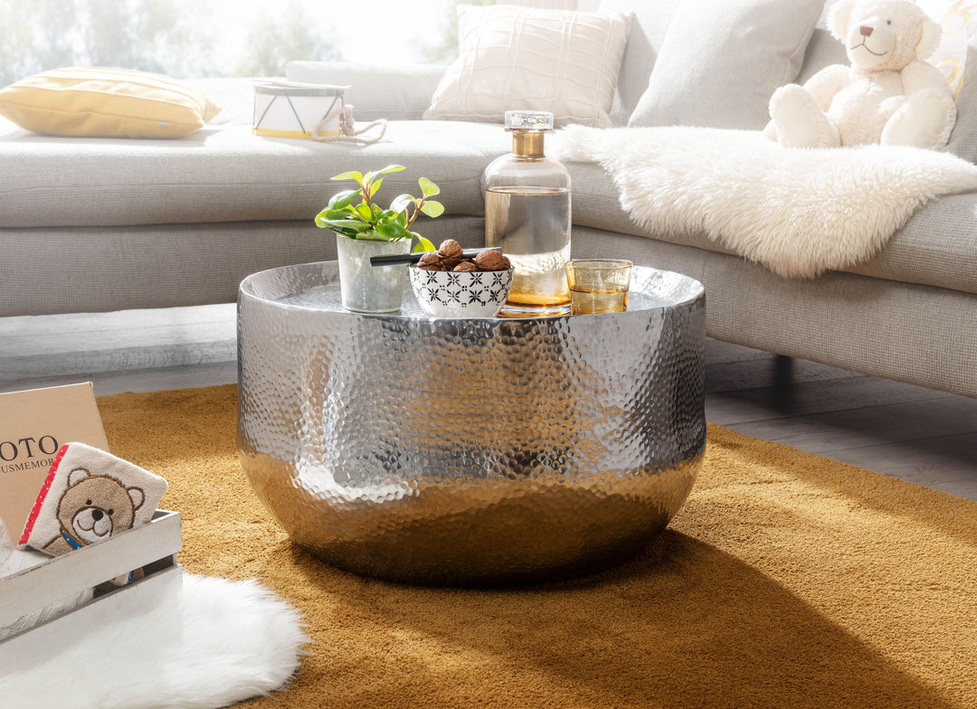 Orientalischer Couchtisch ANIENE_ Hammerschlag-Struktur_ Aluminium_ hohl_ 40 kg Belastung_ goldfarben lackiert - KADIMA DESIGN_Farbe_ Silber_ Größe_ 60x60x35 cm_