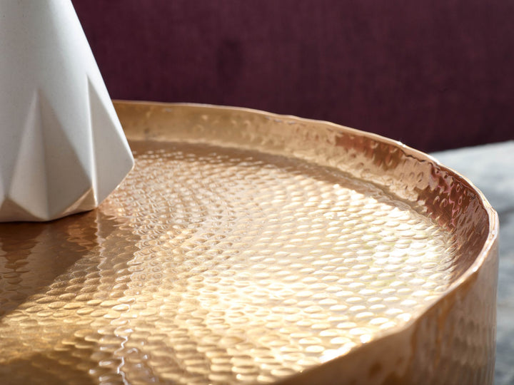 Orientalischer Couchtisch ANIENE_ Hammerschlag-Struktur_ Aluminium_ hohl_ 40 kg Belastung_ goldfarben lackiert - KADIMA DESIGN_Farbe_ Gold_ Größe_ 60x60x35 cm_